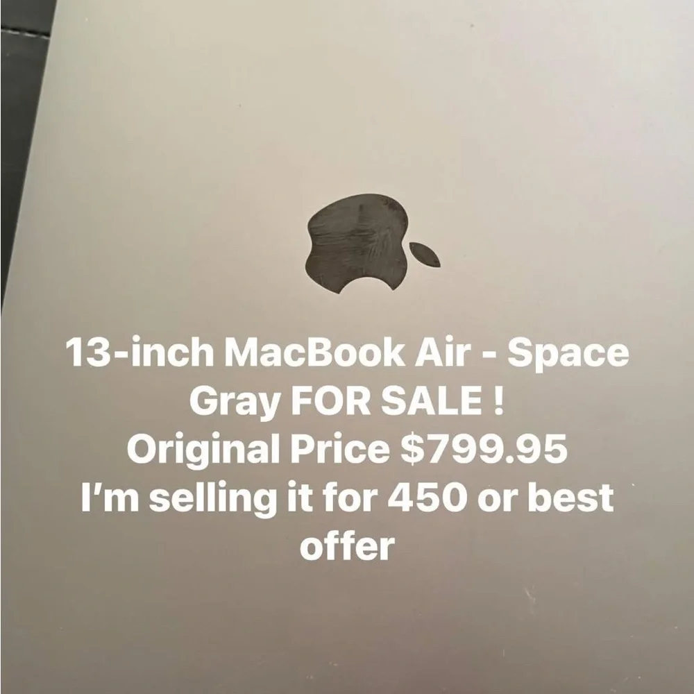 Apple MacBook Air 13-inch - Silver Gray